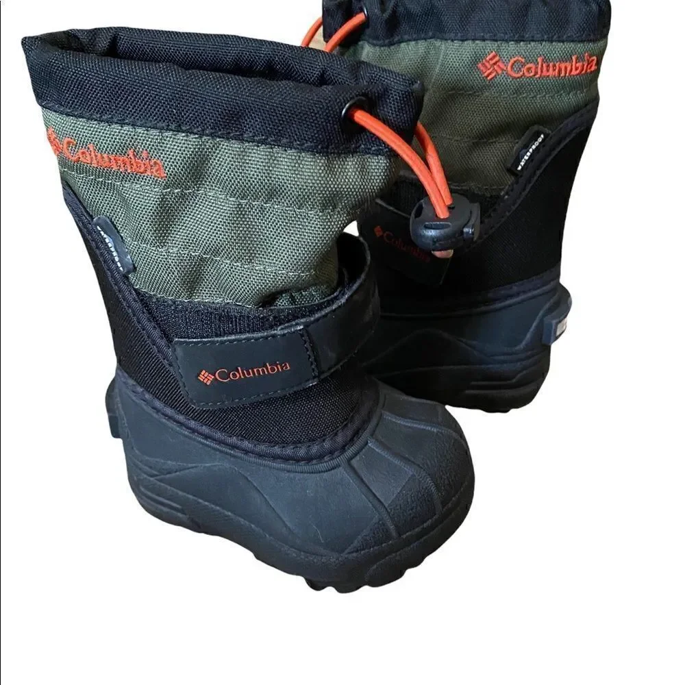 Columbia | Infants Kids Powderbug Plus II Waterproof Pac Boots Green Black | 4
